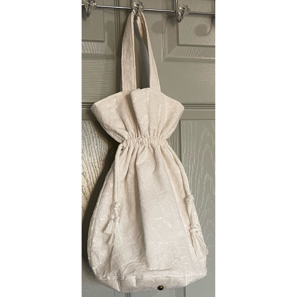 Hand Crafted White Lace Boho Wedding Purse NWT - Picture 1 of 8